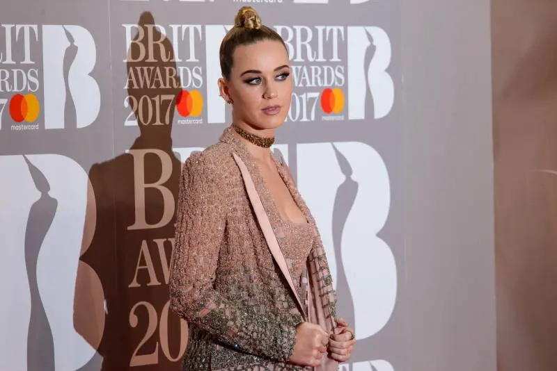 Katy Perry si sente male per una fuga di gas