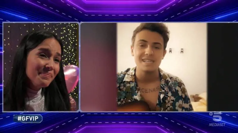 Gf Vip, Fede scrive una canzone inedita per Paola che si commuove: "Sei una parte di me"