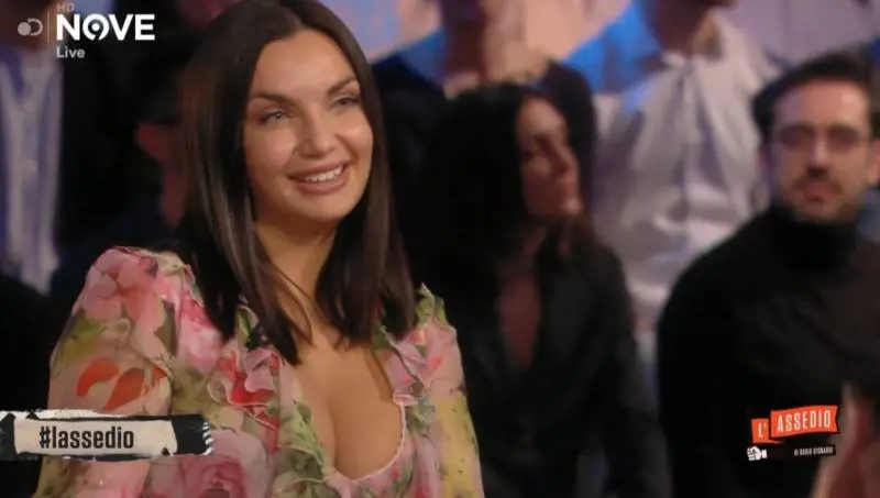 Elettra Lamborghini: "Non ho votato Lega, mollatemi". E il web insorge: "Non ti giustificare"