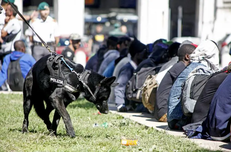 Governo pronto alla maxi sanatoria: così regolarizza i clandestini