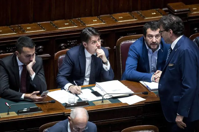 Francia e Germania contro la manovra italiana