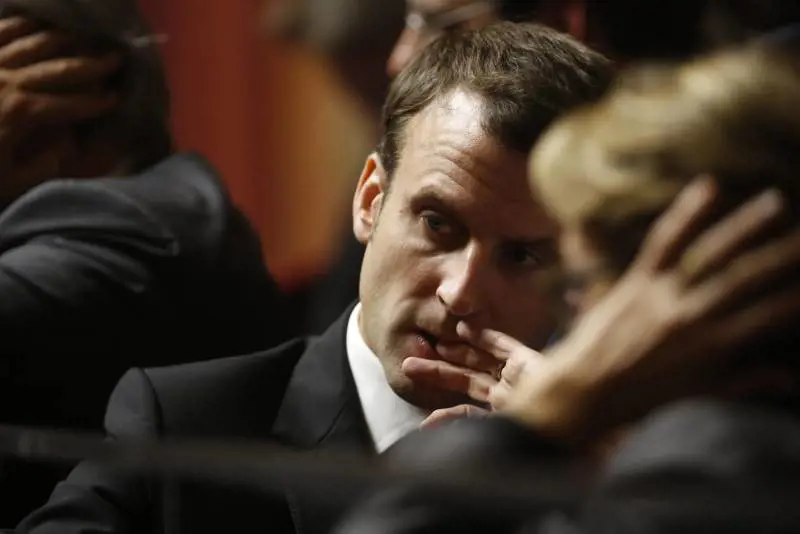 Coronavirus, Macron ammette: "Siamo in guerra, nemico è qui"