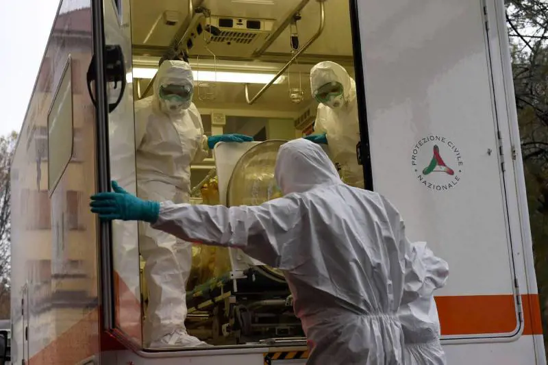 Bombole e farmaci a domicilio: ora l'Italia pensa a un "piano B"