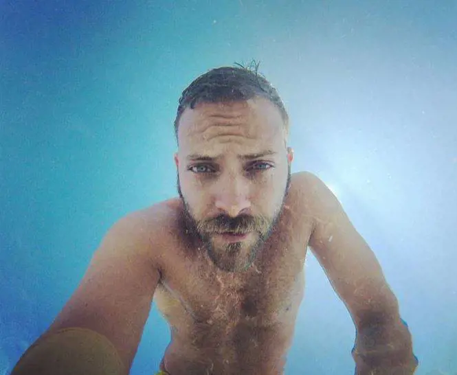 Alessandro Borghi sul set con Patrick Dempsey per una nuova serie di Sky