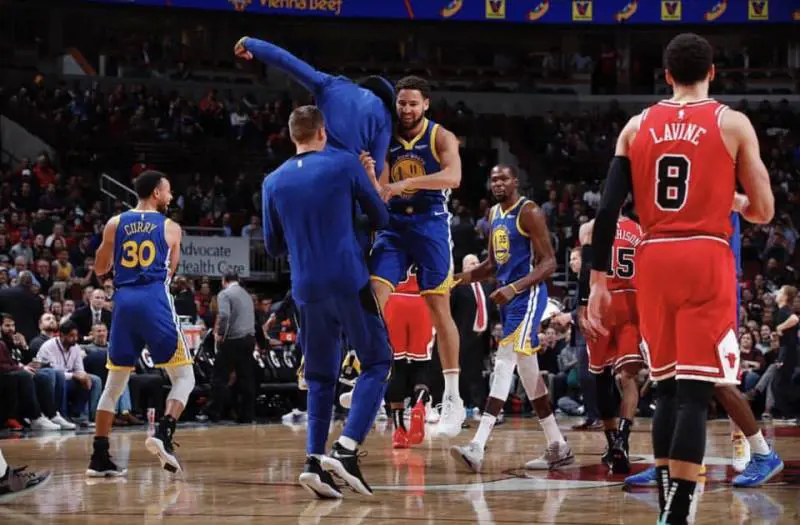 Nba, Klay Thompson con 14 triple entra nella leggenda