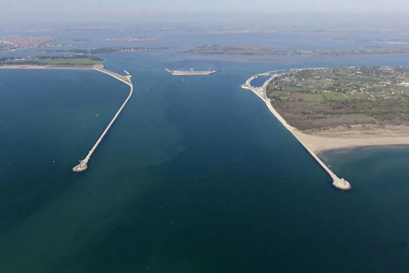 Venezia va sott’acqua. E il Mose è fermo