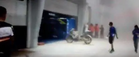 Motogp, la Suzuki di Rins prende fuoco. Paura ma nessuna conseguenza