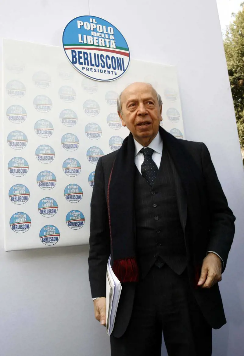 Dini: "Sì al rafforzamento dei poteri, no all'elezione diretta del premier"