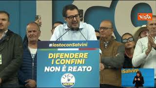 Salvini: "Abbraccio Bossi-Maroni che ci hanno accompagnato fin qui"