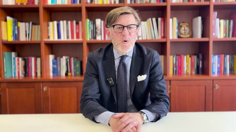 "Non rompere il c...". Ecco l'educazione dell'ex deputato 5S che insulta il prof
