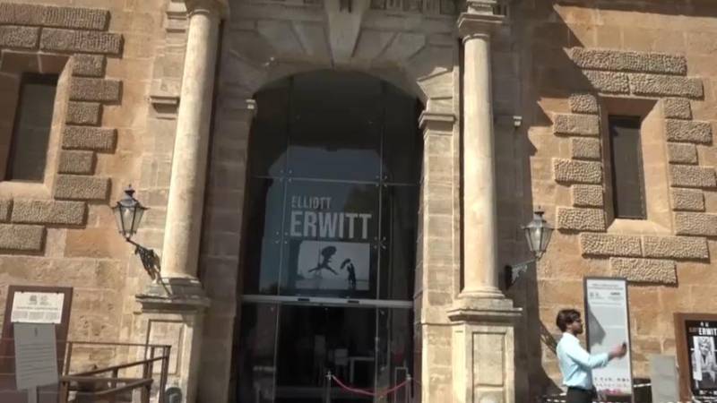 Per la prima volta in Sicilia, le opere di Elliot Erwitt alla Fondazione Federico II