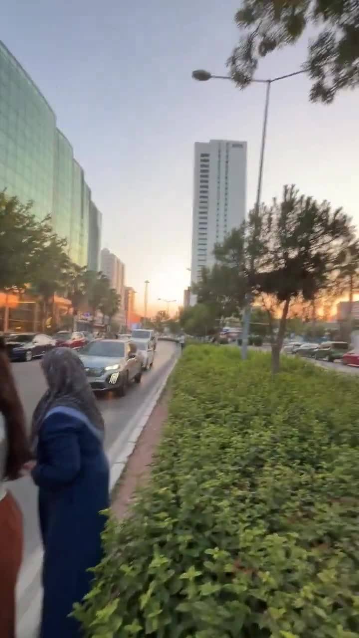 Terremoto 6.1 in Turchia: le persone escono in strada
