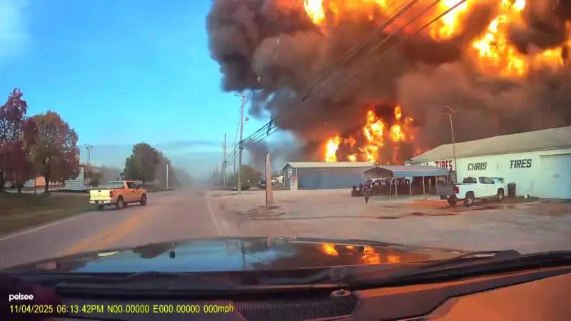 Incidente aereo Kentucky: le terrificanti immagini riprese da una dash cam