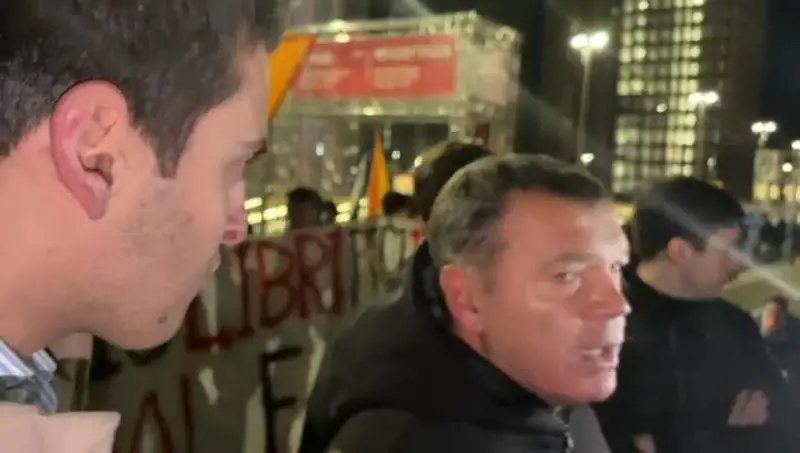 "Con il Giornale non parlo". Ecco il "democratico" segretario del Pd