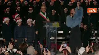 Gualtieri accende l'albero di Natale a Piazza del Popolo e le luminarie di via del Corso