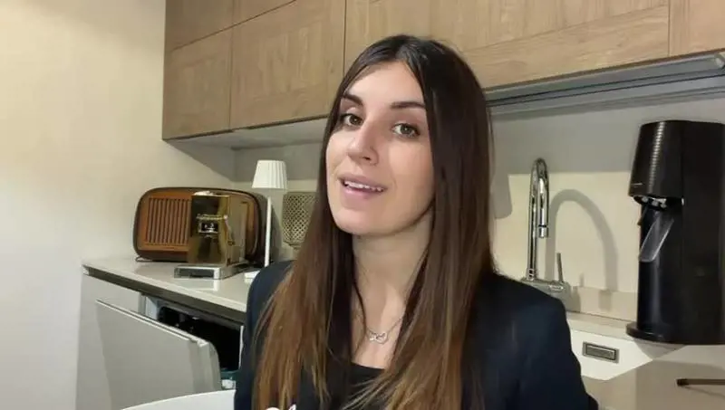 Raccolta differenziata, l’Italia continua a sbagliare: anche i piccoli RAEE finiscono nel sacco nero