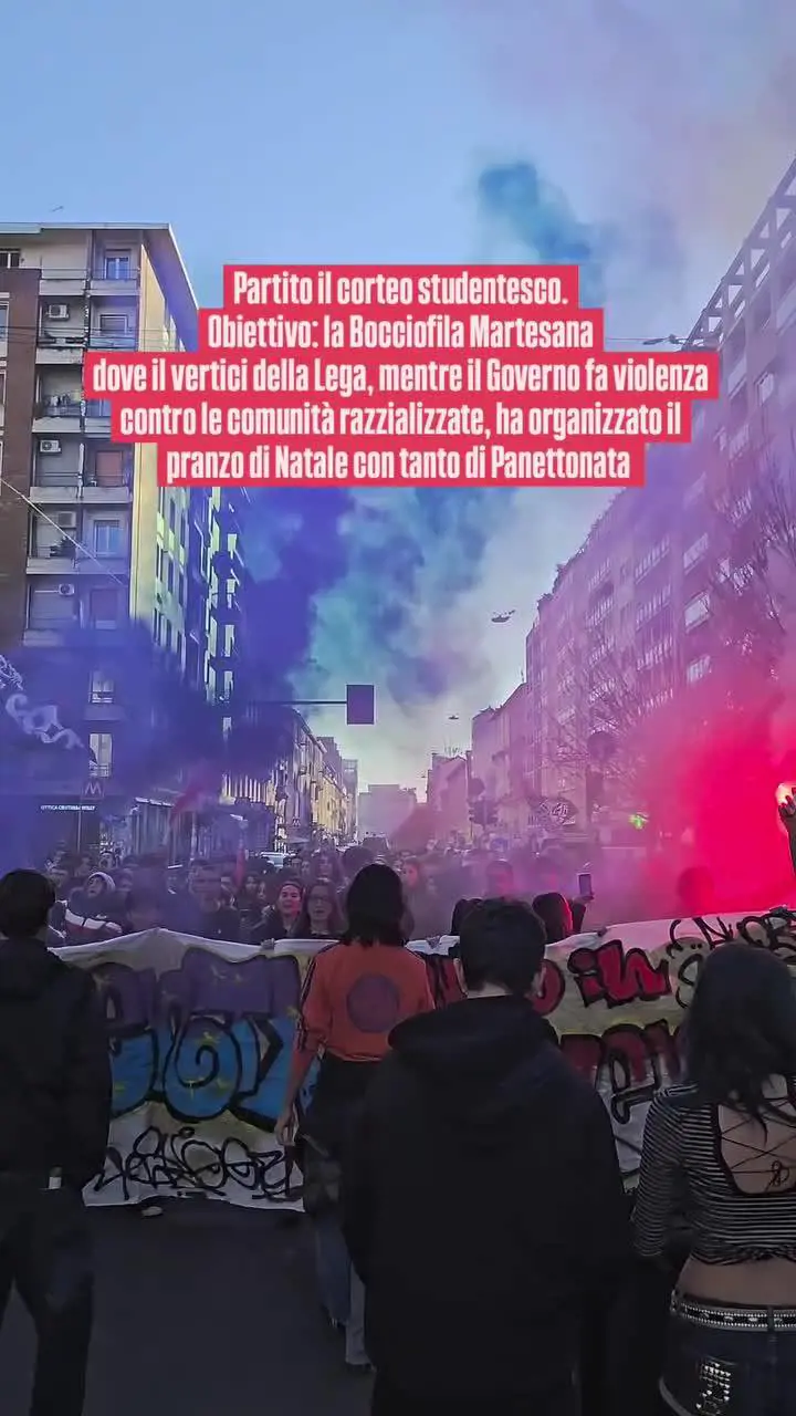 Studenti in corteo a Milano: minacce e insulti al governo
