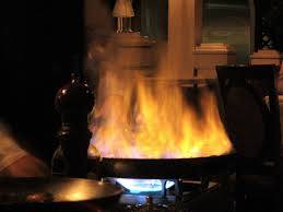 Il flambè al banchetto manda a fuoco la sposa: gravissima