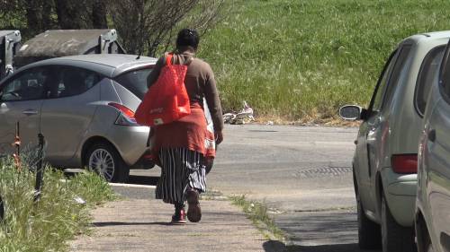 Le case popolari nel mirino dei rom: "Appena qualcuno muore occupano"