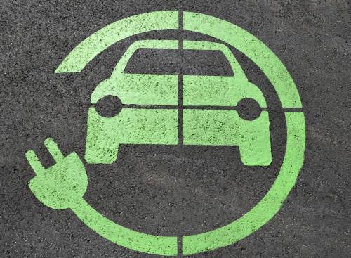 Tra 2030 e 2040 solo auto elettriche