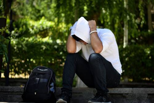 Tso al 18enne senza la mascherina: "Colpa della filiera del male"