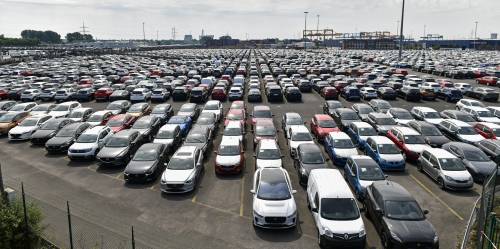 "Tasse al 110%". Qui è impossibile comprare un'auto