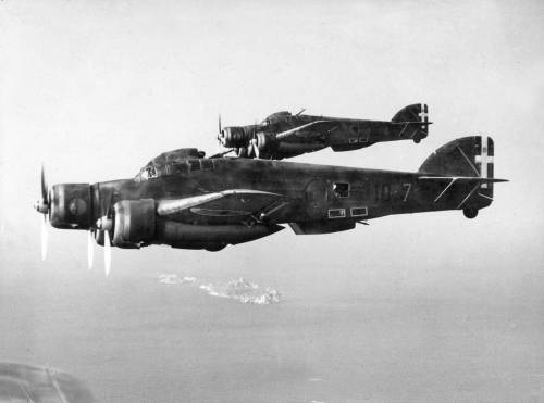 Giugno di fuoco nel Mediterraneo: la battaglia degli aerosiluranti italiani