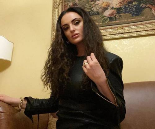 "Sto zitta", "Vai dove vuoi": rissa tra Arisa e il fidanzato