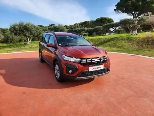 Dacia Jogger Hybrid, guarda le foto