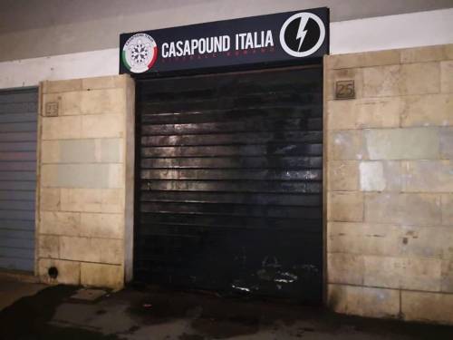 Ostia, attentato incendiario alla sede di CasaPound Italia
