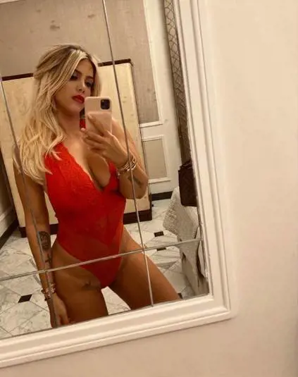 Wanda Nara seducente per San Valentino