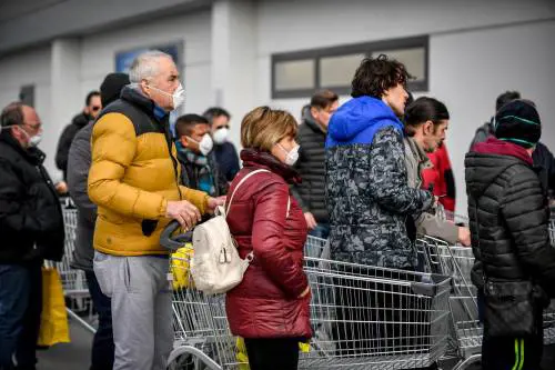 Bari, cassiera dà le dimissioni per paura di essere contagiata