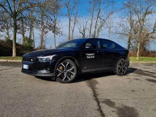 Polestar 2, ecco la nostra prova su strada