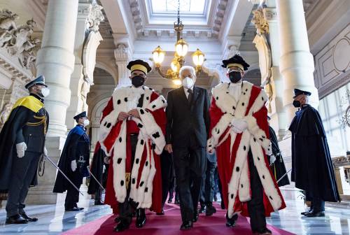Presidenzialismo, Mattarella deve dimettersi? Cosa dicono gli esperti