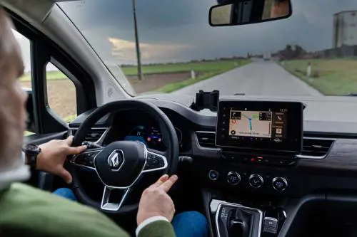 Nuovo Renault Kangoo E-Tech: guarda le foto