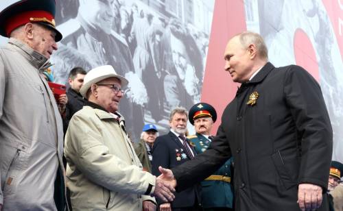 “L’Occidente voleva invaderci”. Ecco il discorso integrale di Putin a Mosca