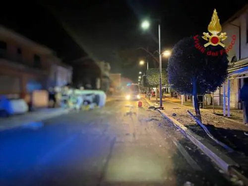 L'incidente mortale dei giovani nella notte a Roma