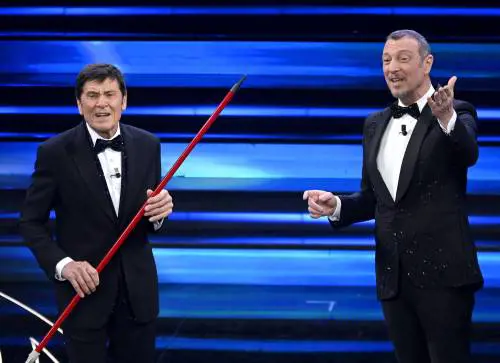 Sanremo, tutte le immagini della seconda serata all'Ariston