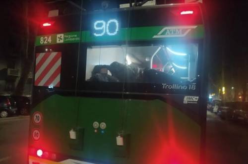 Clochard su un autobus a Milano