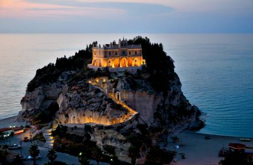 Su Radio Bunker con CulturaIdentità l'Italia si racconta: Tropea