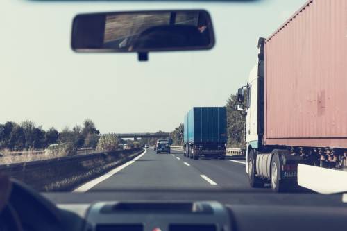 Ogni anno 12mila anni di vita persi per il trasporto su gomma