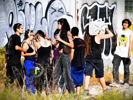 Per rave, collettivi, ambientalisti da salotto: subito lavori socialmente utili