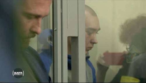Il soldato russo si dichiara “colpevole” di crimini di guerra. È giusto questo processo?