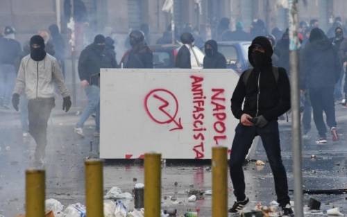Per nascondere il proprio fallimento la sinistra s'inventa ancora fascisti e omofobi