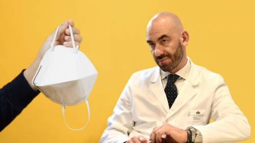 “Coscienze devastate”. Bassetti rimbrotta gli italiani in mascherina