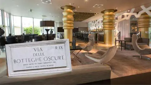 Da Botteghe Oscure a hotel di lusso: la strana fine dei comunisti