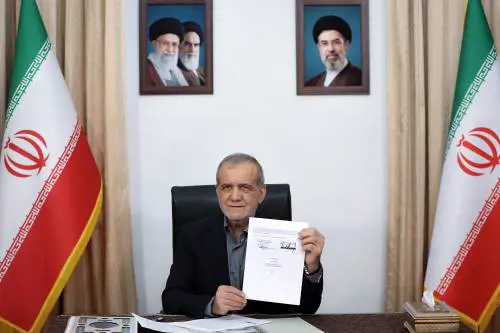 Intesa senza cerimonia (con il "nì" di Khamenei). E Vance avverte Israele
