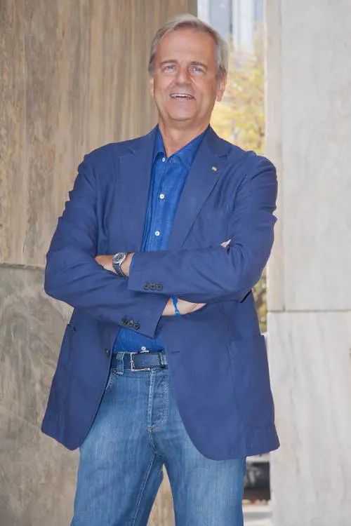 Bertolino al Castello dà lezioni di vita. "L’ironia ti salva dall’esaurimento"