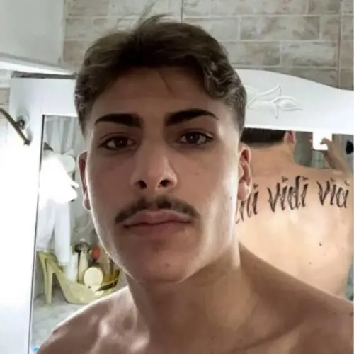 Lorenzo ucciso sotto casa per una lite al calcetto con un colpo al petto