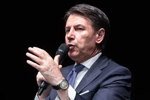 C'è il via libera all'audizione del leader M5s. "Convocatemi"